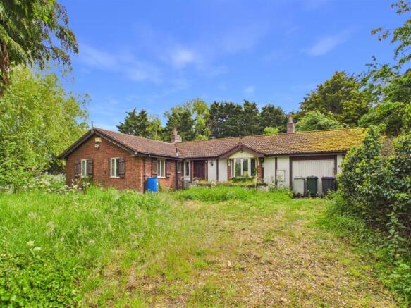 3 bed property, in Station Road, £375,000