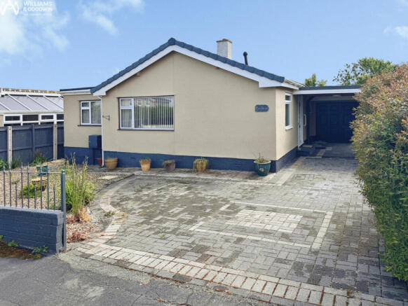 3 bed property, in Rhodfa Shorney, £248,500