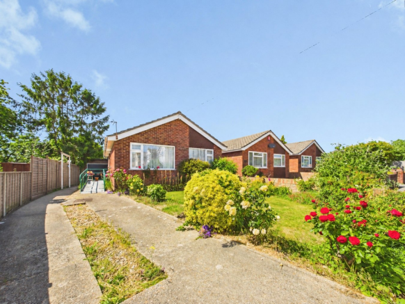2 bed property, in Flowers Close, £395,000