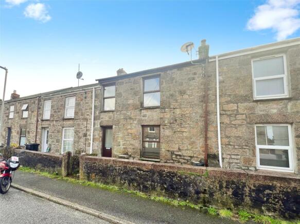 2 bed property, in Redbrooke Road, £130,000