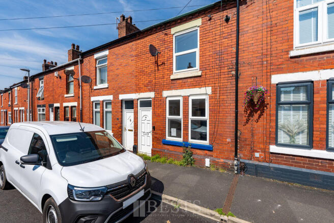 2 bed property, in Balfour Street, £100,000