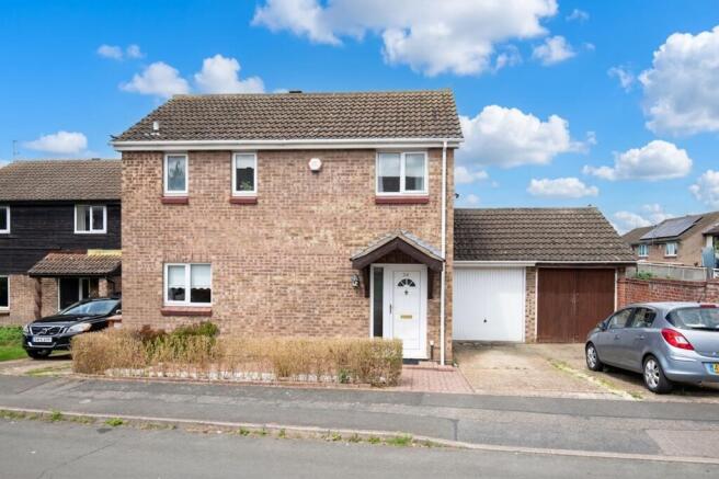 3 bed property, in Wentworth Avenue, £265,000