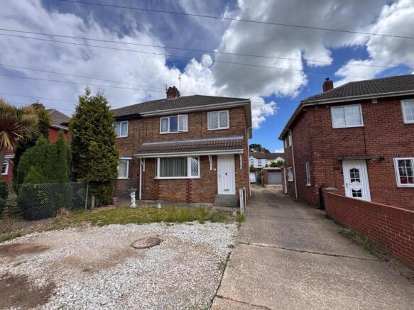 3 bed property, in Milton Road, £160,000