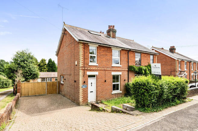 3 bed property, in High Street, £500,000