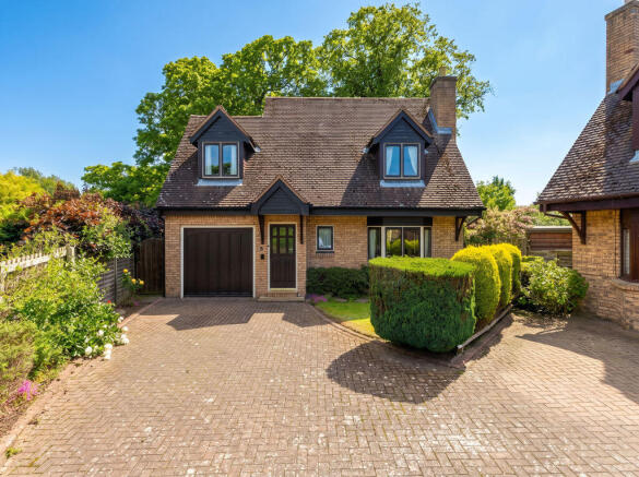 3 bed property, in Millhouse Gardens, £395,000