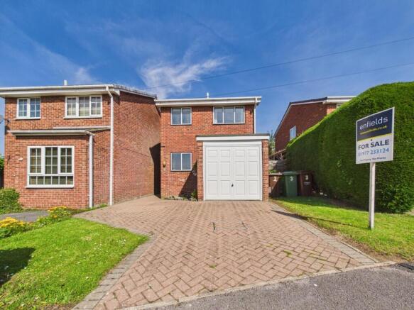 3 bed property, in Lemon Tree Close, £220,000