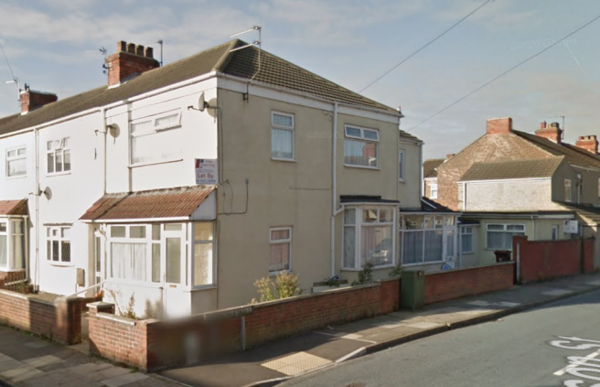 6 bed property, in 158 Daubney Street and 48 & 48A Johnson Street, £79,000