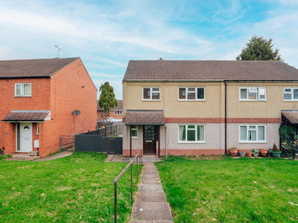 3 bed property, in Worcester WR4, £200,000