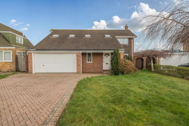 4 bed property, in St. Aubins Park, £650,000