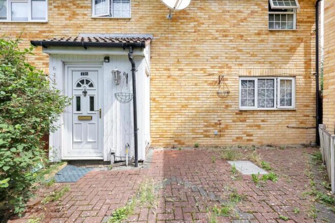 3 bed property, in Sheerwater Road, £415,000