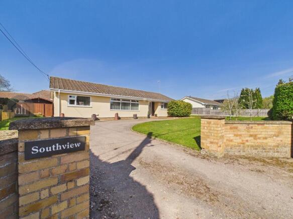 3 bed property, in Norton Road, £425,000