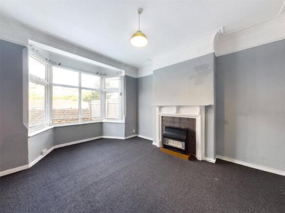 4 bed property, in Mayo Road, £325,000