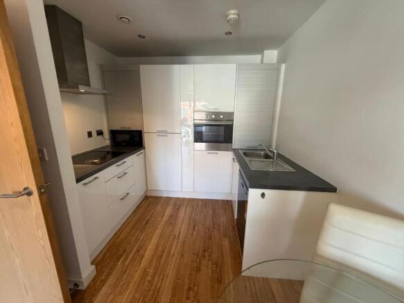 2 bed property, in Apartment 102 The Gallery, £95,000