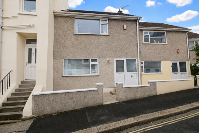 2 bed property, in Ashley Place, £180,000