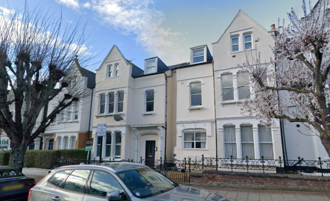 1 bed property, in Ritherdon Road, £250,000