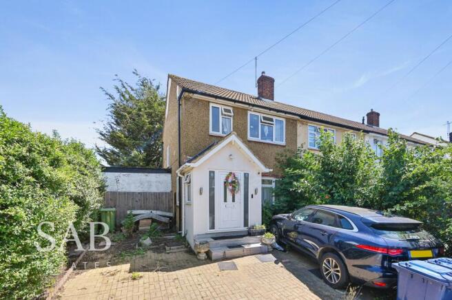 3 bed property, in Ferrymead Drive, £650,000