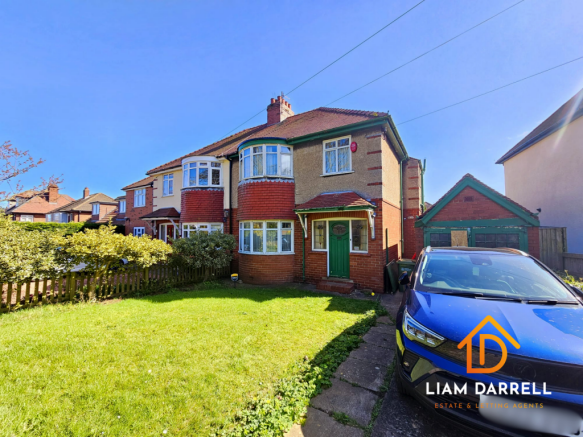3 bed property, in Cross Lane, £210,000