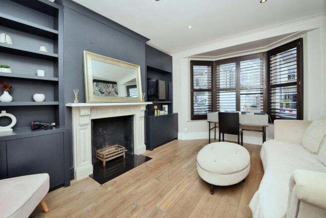 5 bed property, in Seaforth Avenue, £825,000