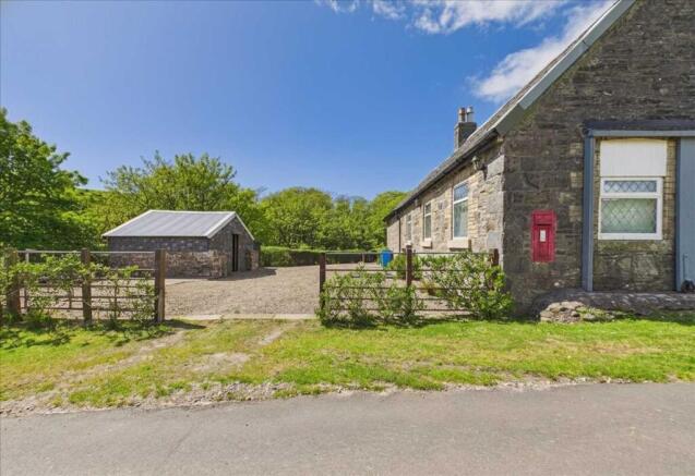 2 bed property, in Tangy Smithy, £190,000