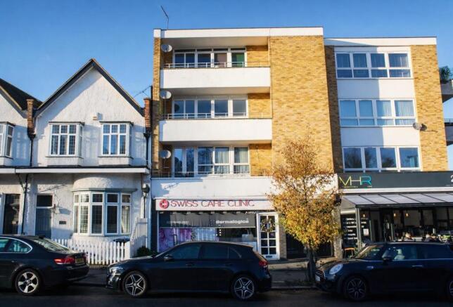 2 bed property, in 30 Crescent West, £270,000