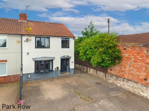 3 bed property, in Low Street, £280,000