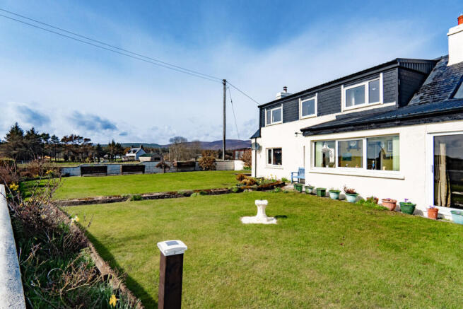 4 bed property, in Doll, £295,000