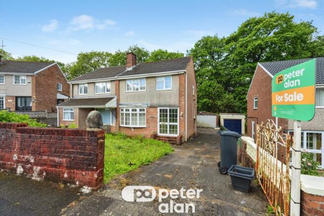 3 bed property, in Trevallen Avenue, £170,000