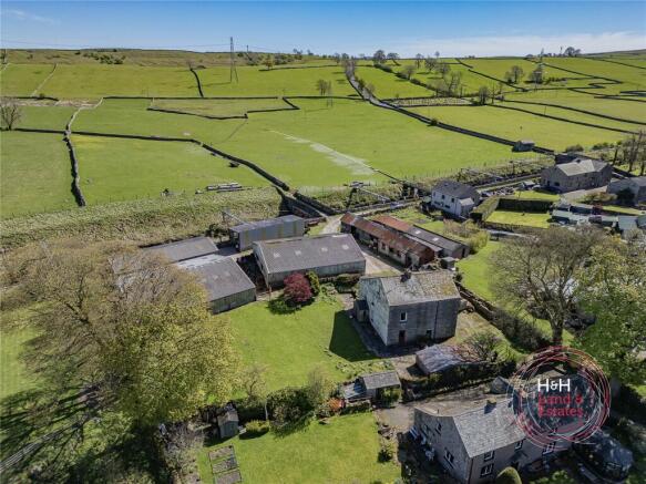 3 bed property, in Hill Top Farm, £375,000