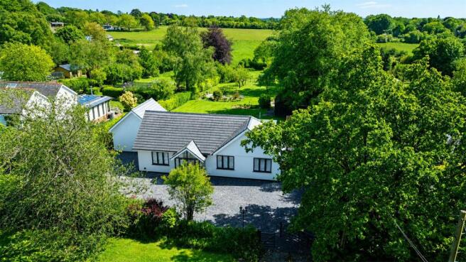 4 bed property, in Five Ash Road, £900,000