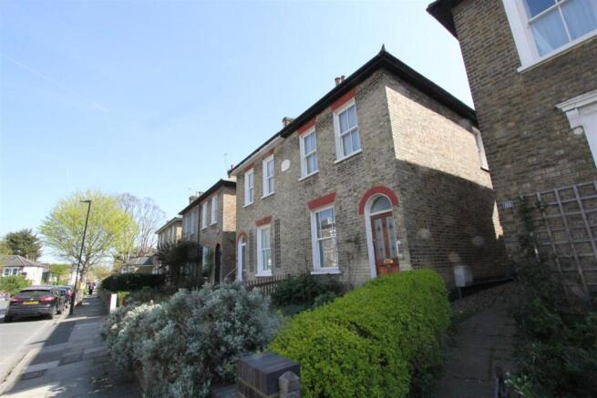 3 bed property, in Nightingale Road, £650,000
