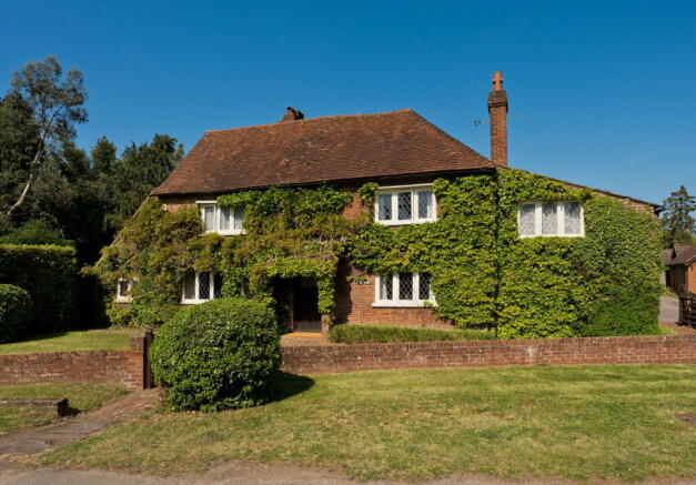 4 bed property, in Jacobs Well Road, £1,100,000