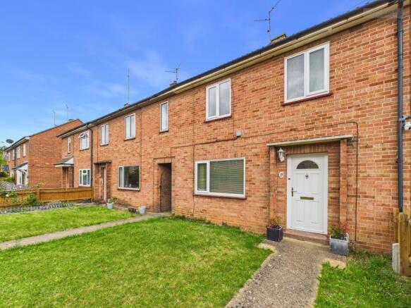 3 bed property, in Palm Court, £185,000