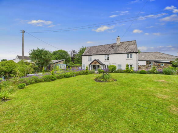 2 bed property, in Poolway Road, £325,000