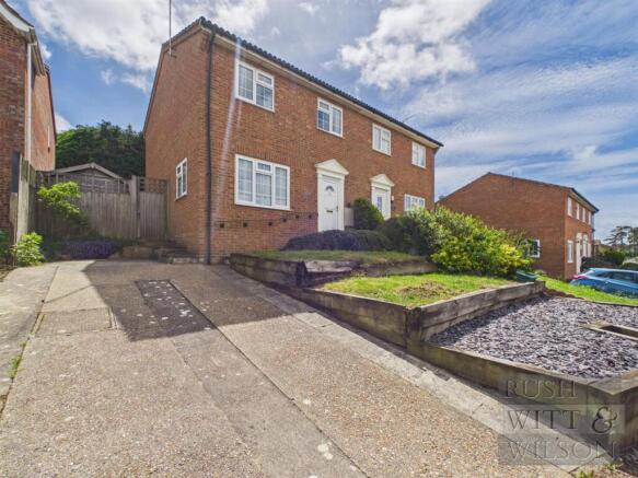 3 bed property, in Sandwich Drive, £280,000