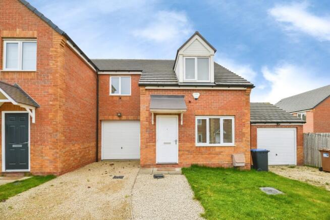 3 bed property, in Springfield Road, £130,000