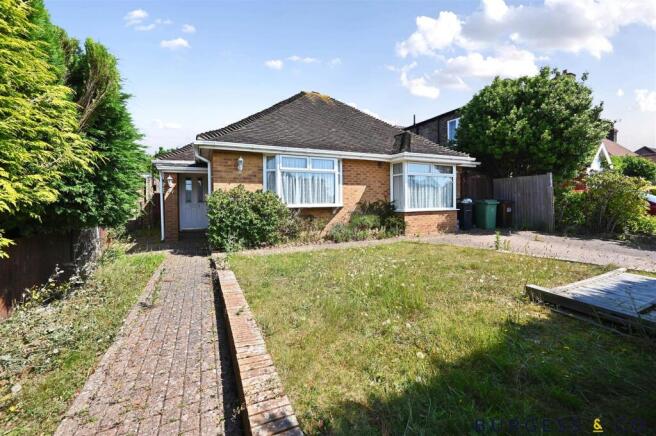 3 bed property, in Pembury Grove, £300,000