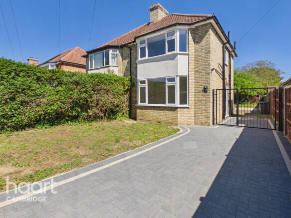 3 bed property, in Kings Hedges Road, £450,000