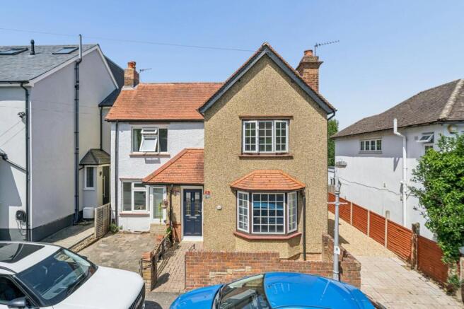 3 bed property, in Orchard Grove, £500,000