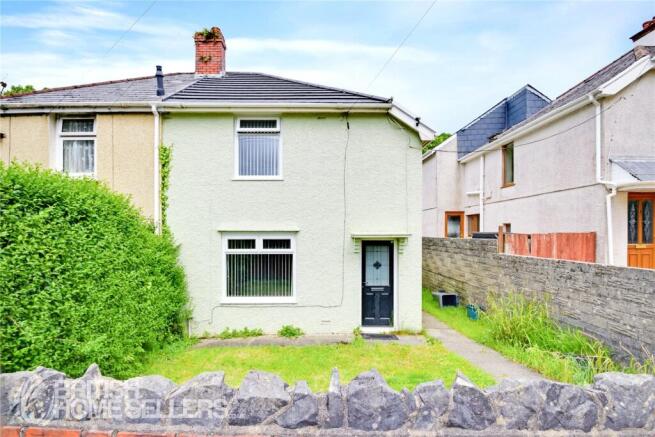 3 bed property, in Ynysygerwn Avenue, £170,000