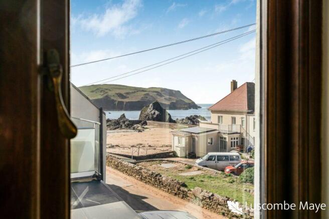 3 bed property, in Armada House, £395,000