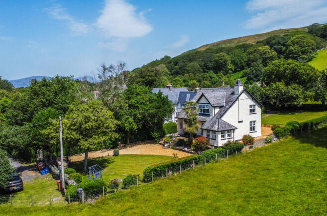 4 bed property, in Llwyngwril, £550,000