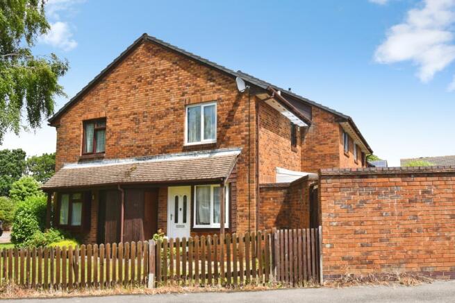 1 bed property, in Woodrush Crescent, £209,950
