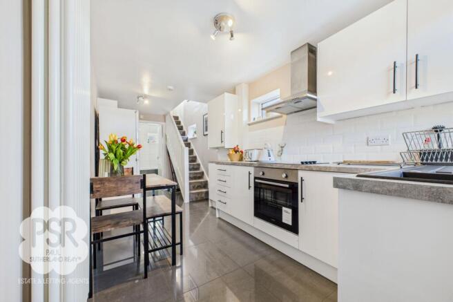 1 bed property, in Buxton Road, £160,000