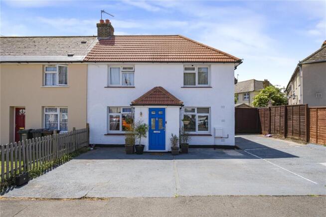 3 bed property, in Acacia Road, £425,000