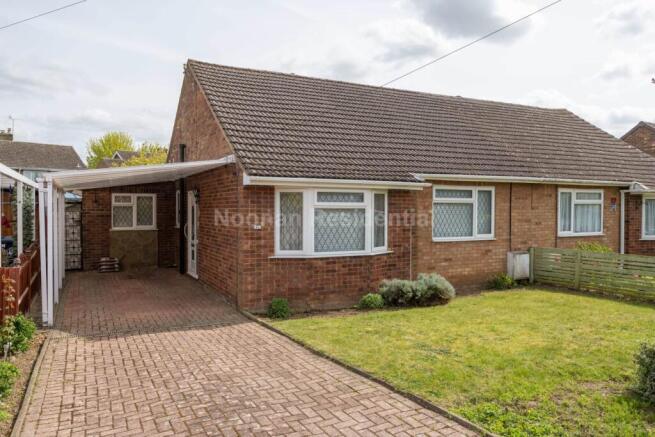 2 bed property, in Park Crescent, £325,000