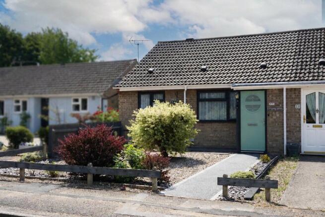 1 bed property, in Girton Close, £195,000