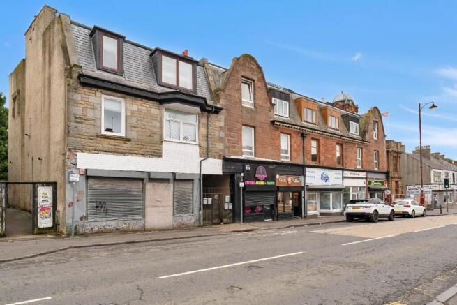 2 bed property, in High Street, £95,000