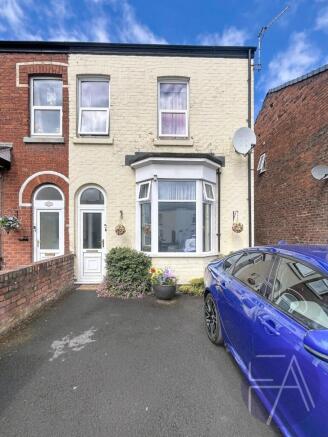 4 bed property, in Cemetery Road, £230,000