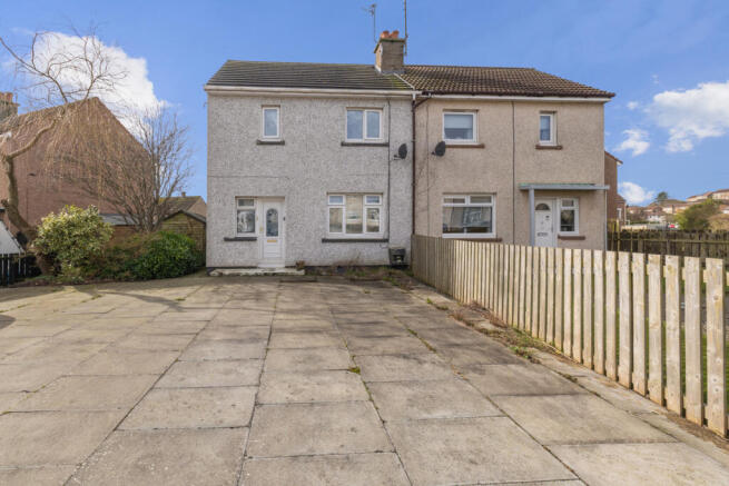 2 bed property, in Weir Road, £70,000