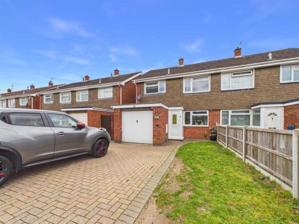 3 bed property, in Askwith Road, £275,000